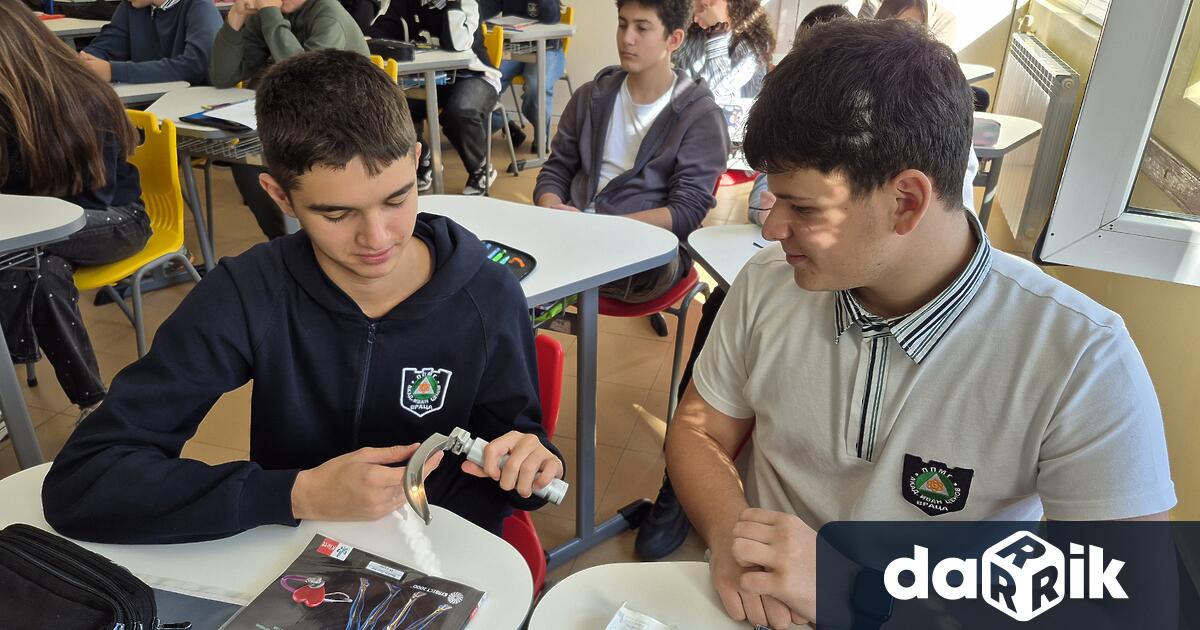 Д р Здравко Ангелов пулмолог и бивш възпитаник на Профилираната природо математическа