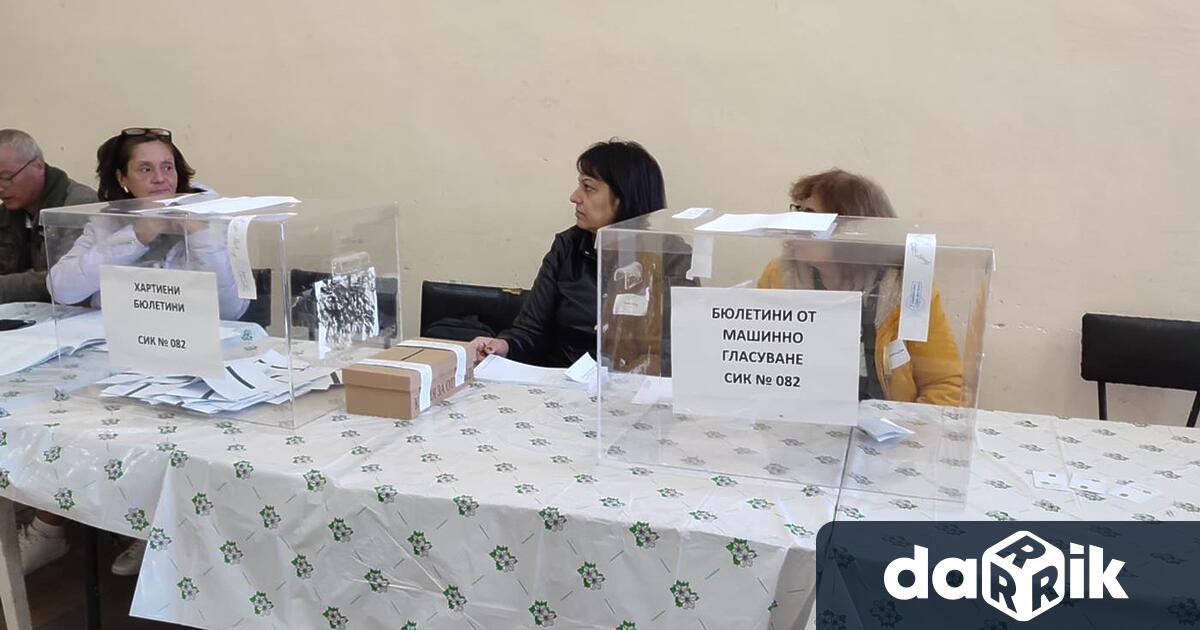Активно гласуват на балотажа за кмет в димитровградското село Черногорово