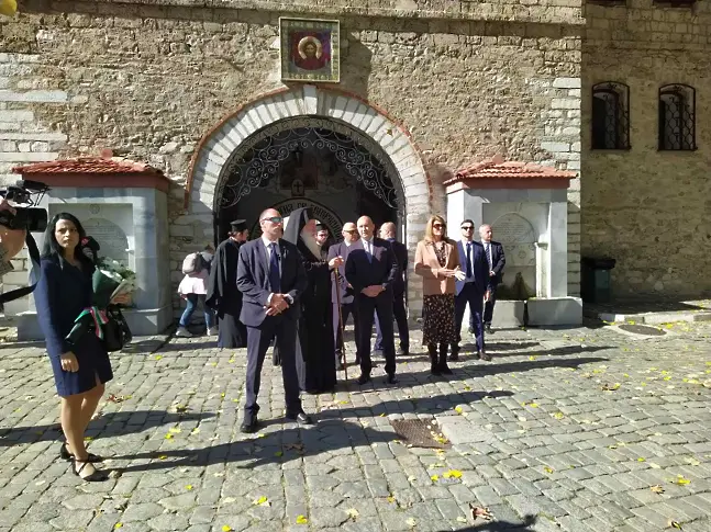 Румен Радев и президентът на Унгария посетиха Бачковския манастир