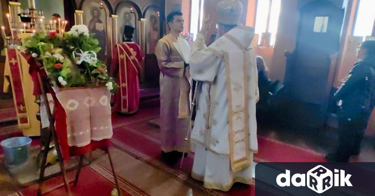 По традиция на 19 октомври когато православната църква почита паметта