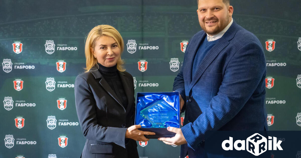 С впечатляваща церемония светлинно шоу и първи домакински мач под