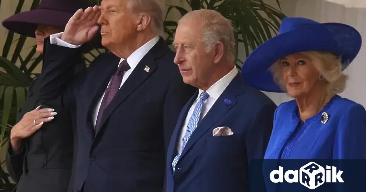 ПремиерътРосен Желязковразговаря с Негово Величество крал Чарлз III по време