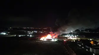 Няма пострадали при пожара в автоморга до Сливен