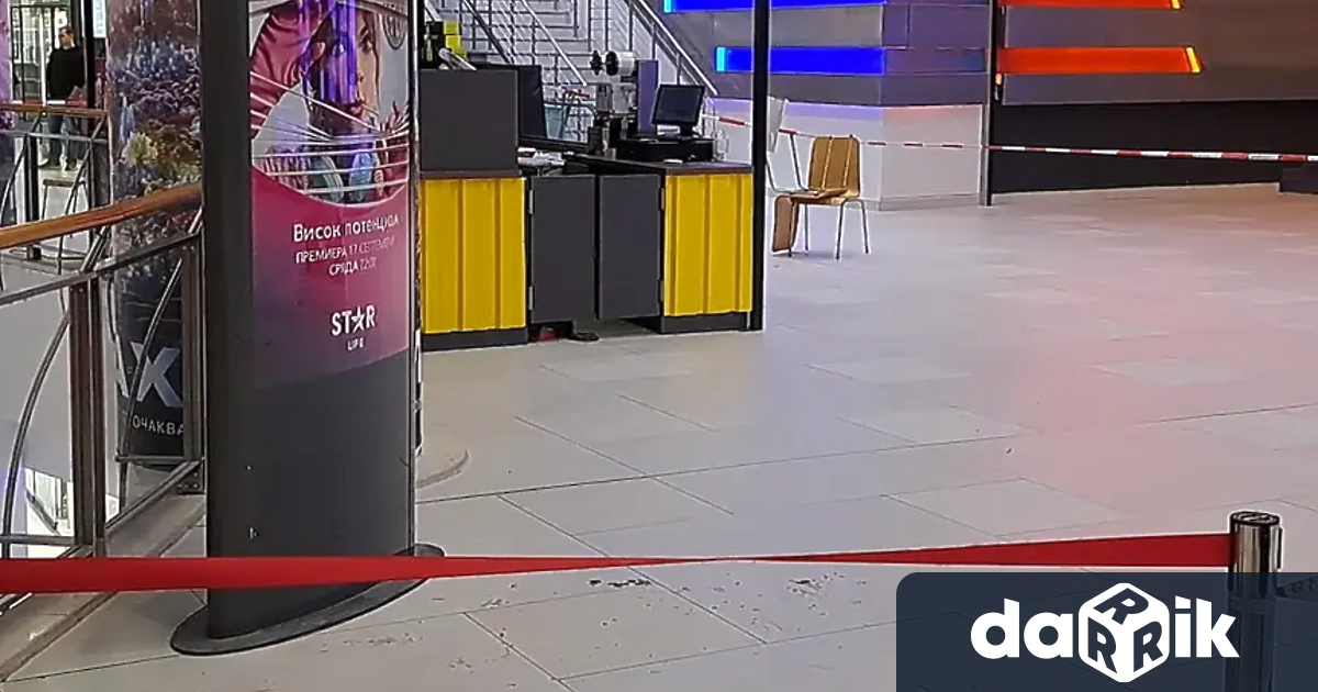 Всичко се разиграва на последния етаж в столичен мол вчера