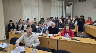Общинският съвет прие промени в решението си за ползване на учебни стаи от ОУ „Валери Петров“, върнато за ново обсъждане от кмета на Общината