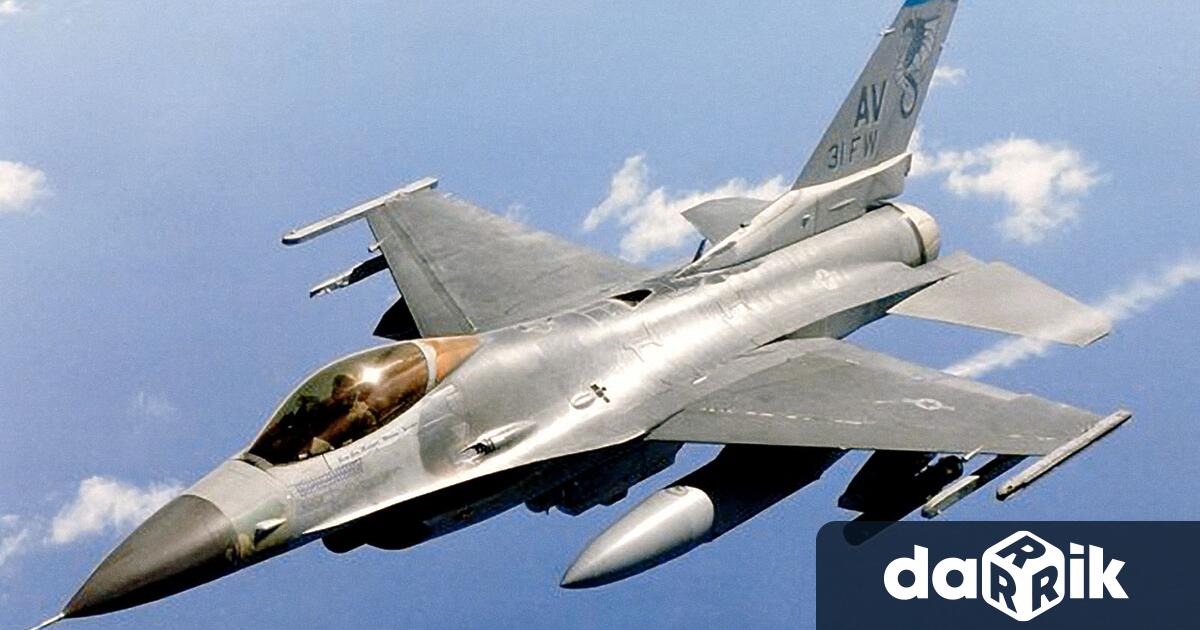 Още два български самолета F 16 Block 70 кацнаха в Трета