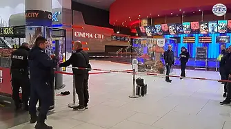 Обвиненото момче за убийството в мола е изписано от болницата
