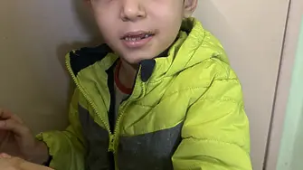 Полицията издирва близките на дете, намерено самичко в Добрич