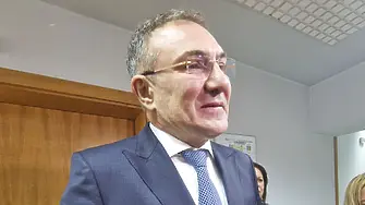 Гуцанов: Подписал съм размерът на минималната работна заплата да бъде 1213 лв.
