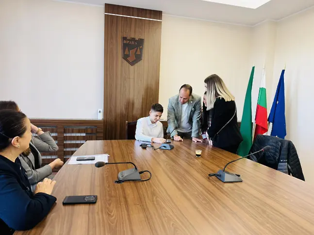 Ученици влязоха в ролята на местни управници