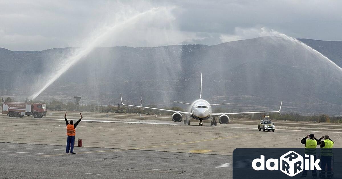 Първият редовен полет по линията Милано – Пловдив кацна днес