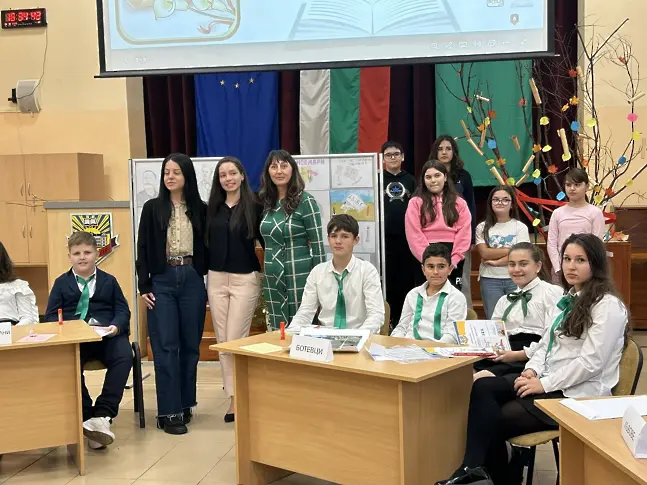 Учениците от  СУ "Хр.Ботев" във Враца със специални събития по повод Деня на будителите