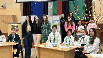 Учениците от  СУ "Хр.Ботев" във Враца със специални събития по повод Деня на будителите