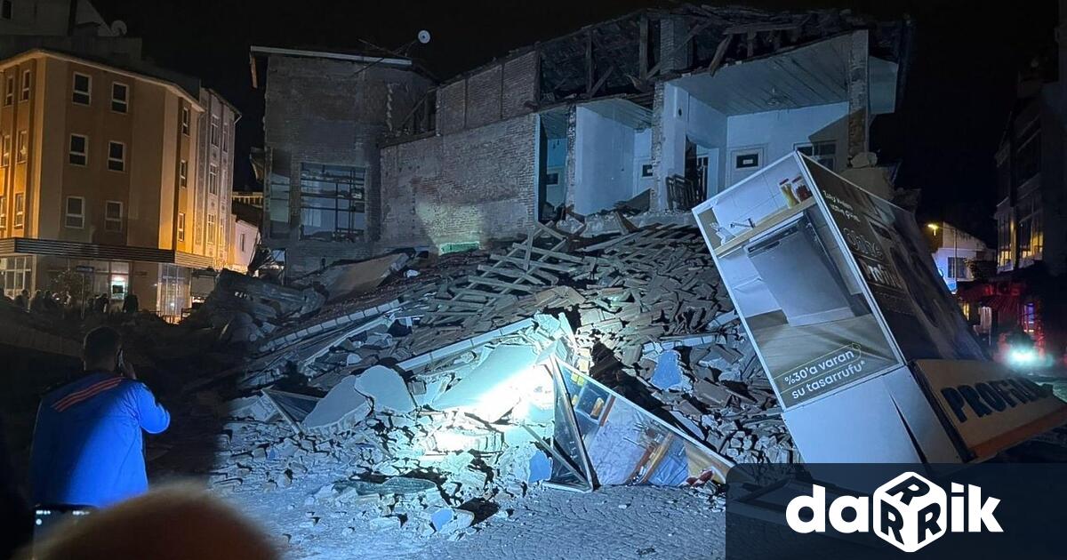 Министърът на вътрешните работи на Турция Али Йерликая съобщи че