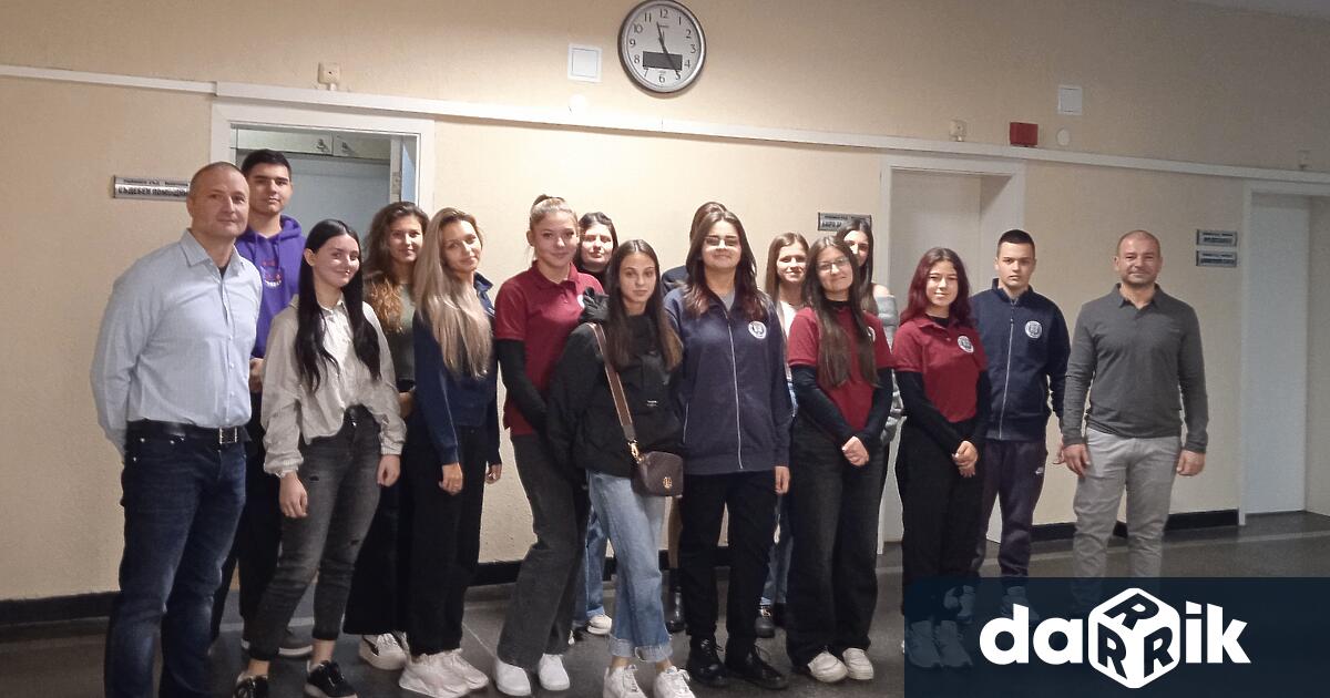 На 27 октомври 2025 г единадесетокласници от Финансово стопанска профилирана гимназия