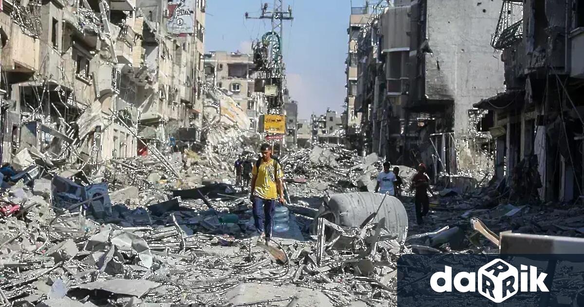 Най малко 30 души са загинали и десетки са били ранени