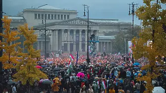 „Руснаци, вървете си!“: Десетки хиляди унгарци на протест