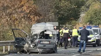 Шофьор загина след челен сблъсък между кола и камион на Околовръстното в Пловдив