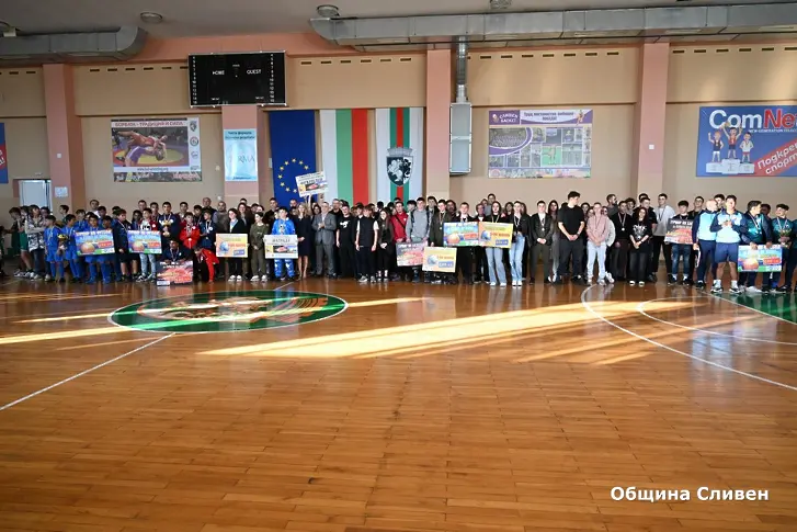 Отборът на ПГХТ „Акад. Неделчо Неделчев“ спечели голямата награда в турнира за Купата на кмета