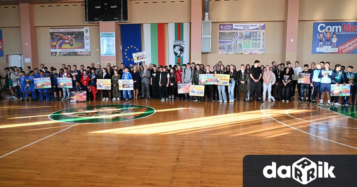 За четвърта поредна година училищни отбори от Сливен премериха сили