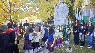С ритуал пред паметника на Иван Вазов Плевен ще чества Деня на народните будители