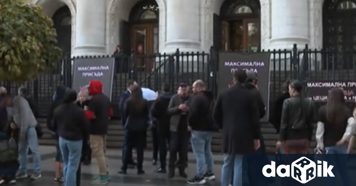 Роднини и приятели на Цветомир Стела и Найден които загинаха