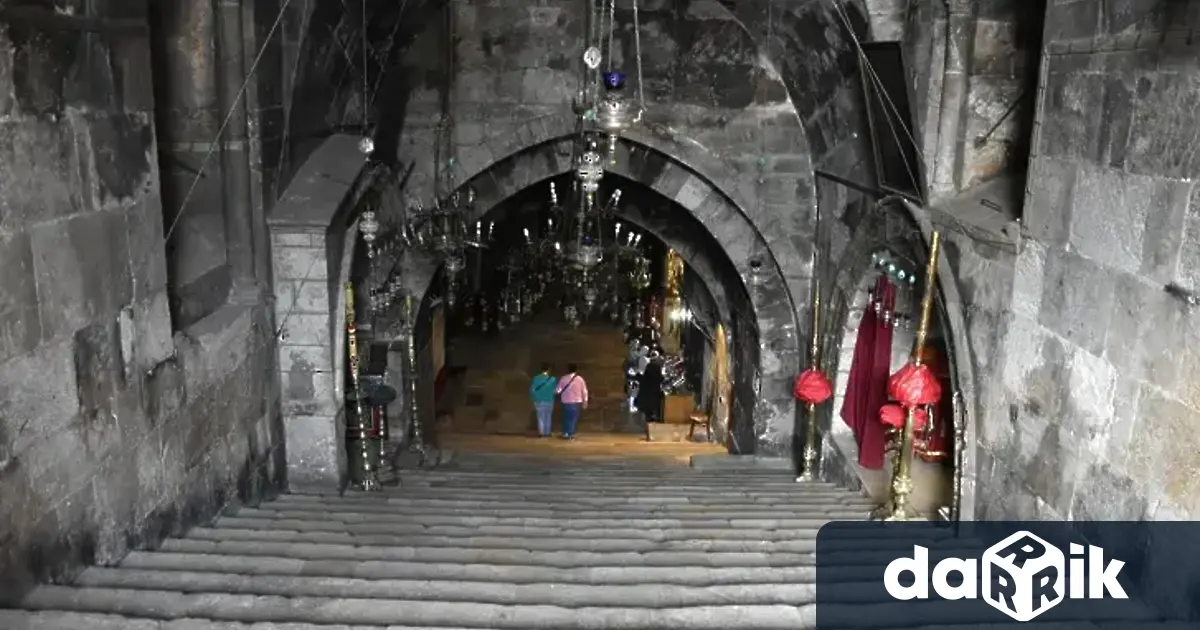 Св апостол Яковбил син на Йосиф обручника на св Богородица затова