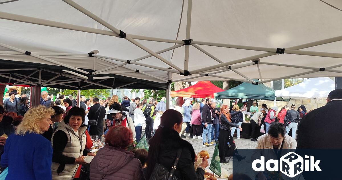 Десетки бургазлии от няколко поколения се събраха в навечерието на