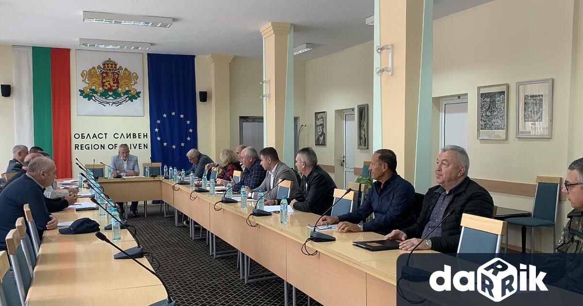 Областният управител Чавдар Божурски свика разширено заседание посветено на подготовката