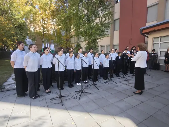  С обред пред паметника на Иван Вазов Плевен означи Деня на националните будители 