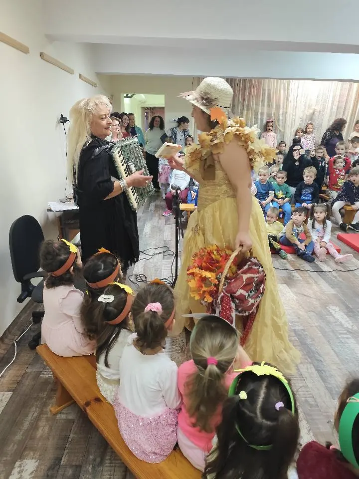  Златна Есен озари Детска градина „ Пролет “ 