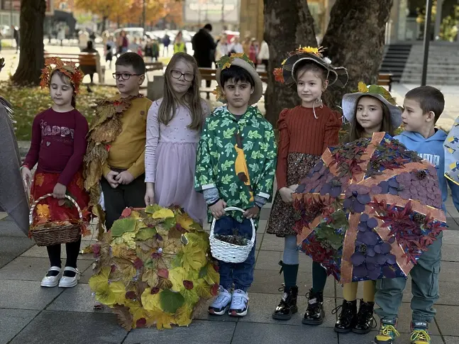 Есенен карнавал на площад "Жеравица" в Монтана