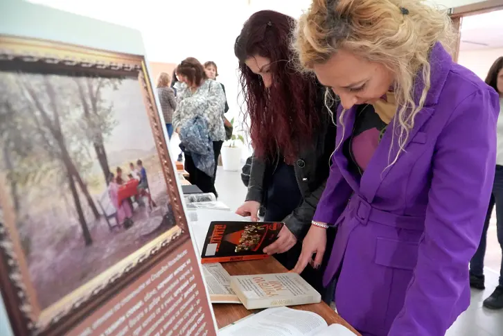  В Република България “Хр. Смирненски ” – Плевен откриха изложбата “Душата на будителя ”/СНИМКИ/ 