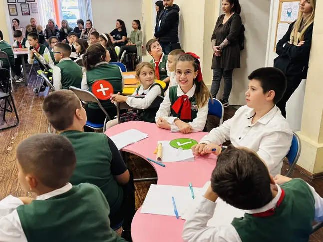 Учениците от НУ "Ив.Младенов" участваха в открит урок, посветен на български просветители