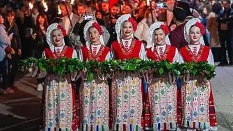 Враца отдава почит на будителите с факелно шествие и „Огън на признанието“