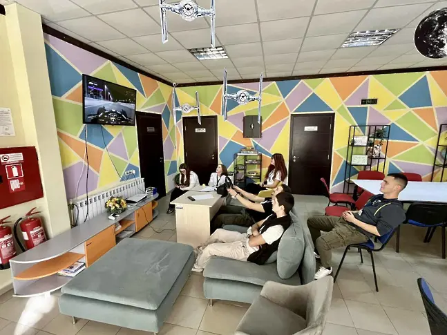 „Нощ на игрите – 2025“във превръща Младежкия център Враца в царство на забавленията