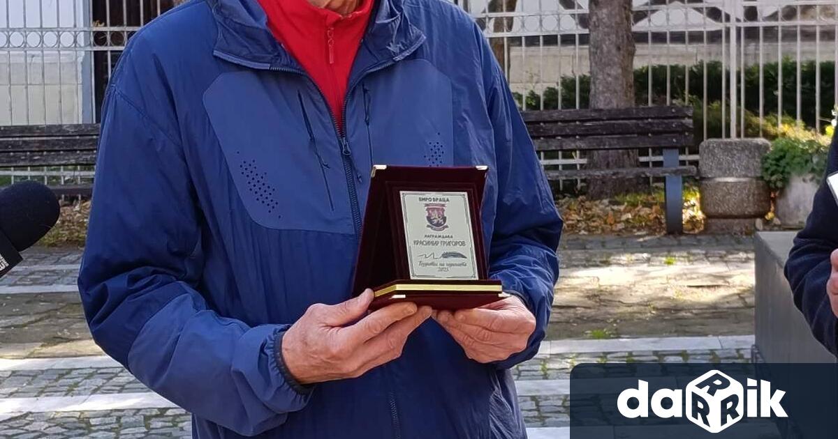 Историкът Красимир Николов стана Будител на годината с отличието го