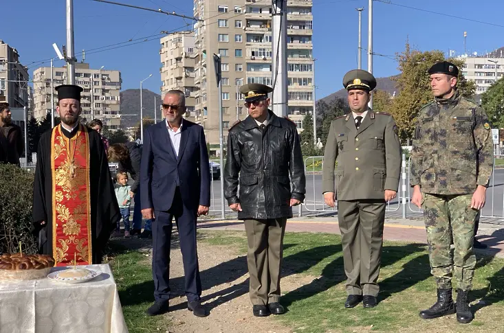 Областният управител Чавдар Божурски се преклони пред българските войници, отдали живота си за Родината