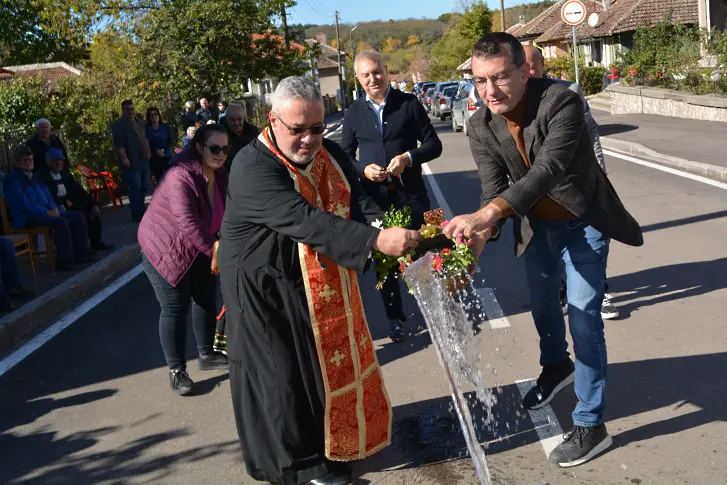 Пътят през най-отдалеченото село на община Монтана стана по образец