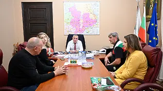 Наставникът на младите баскетболни национали Петър Клечков на среща със сливенския кмет