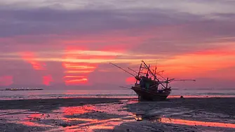  Кораб-фантом само с двама украинци се появи край Бургас