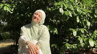 „Не съм била там, но го чувствам – като любов, която не изисква разстояние, а сърце“