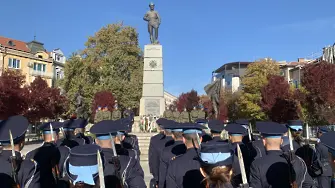 С военен ритуал и панихида на Архангелова задушница Плевен почете българските воини, загинали за Родината/СНИМКИ/