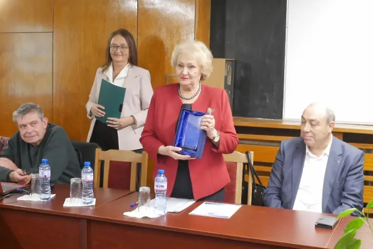 Домът на науката и техниката Враца награди победителите в конкурса за инженер и учител на годината