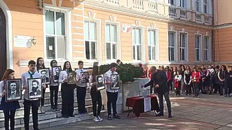 Дарителска кампания стартира СУ „Христо Ботев“-Враца - изграждането на бюст-паметник на поета-революционер