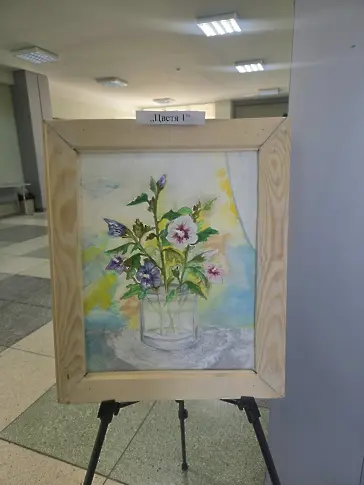 Изложбата „Цветя и сезони“ на д-р Васил Станев беше открита в УМБАЛ „Д-р Георги Странски“ – Плевен