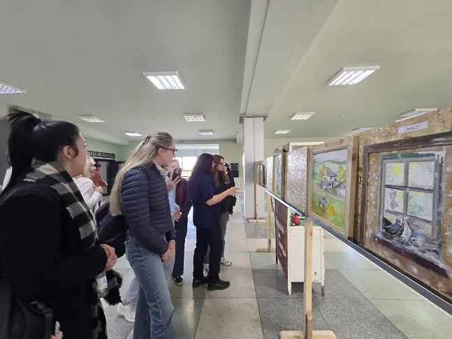 Изложбата „Цветя и сезони“ на д-р Васил Станев беше открита в УМБАЛ „Д-р Георги Странски“ – Плевен