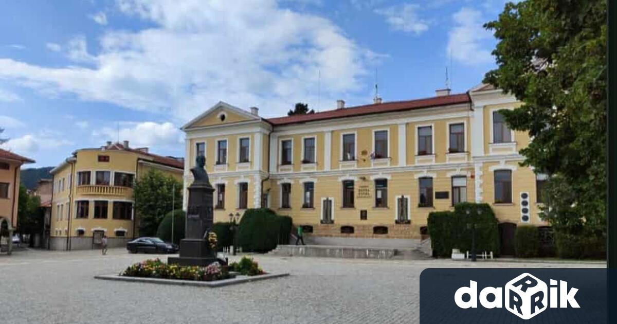 На 1 ноември от 19 00 часа в Деня на народните