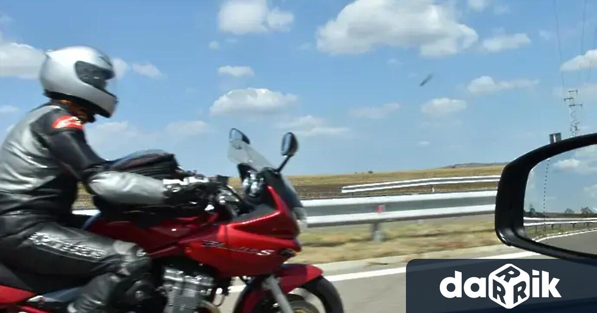 Катастрофа с моторист е станала на бул България в София