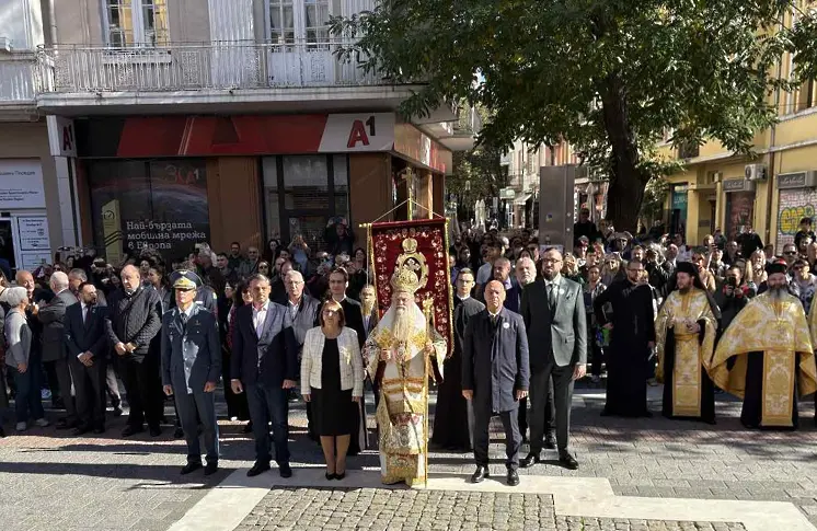 В Деня на будителите митрополит Николай призова за духовно пробуждане